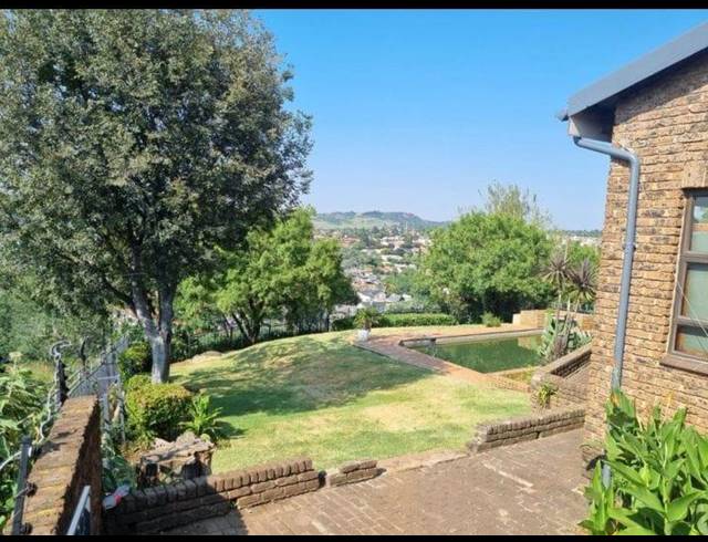 5 BEDROOM HOUSE FOR SALE IN MONDEOR